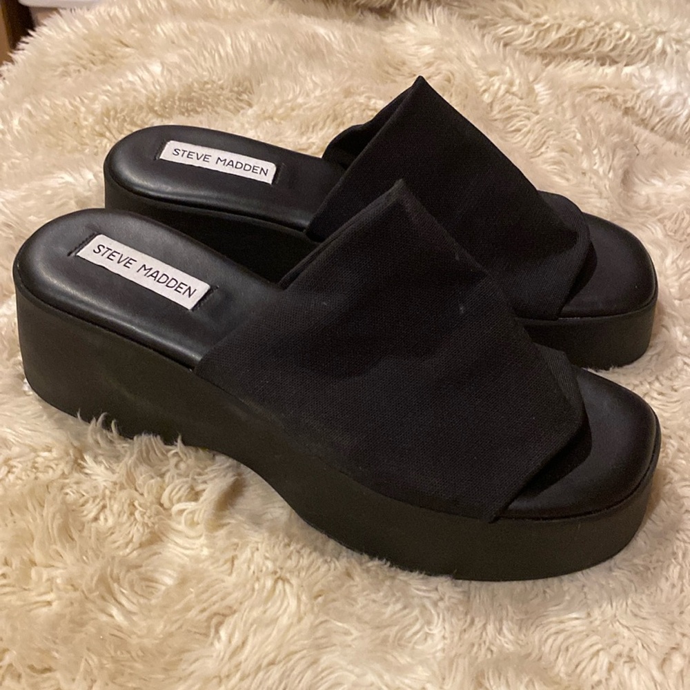 Steve Madden Black Platform Sandals